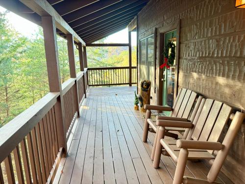 Elk Lodge, Cozy cabin with a Mountain View! photo 21