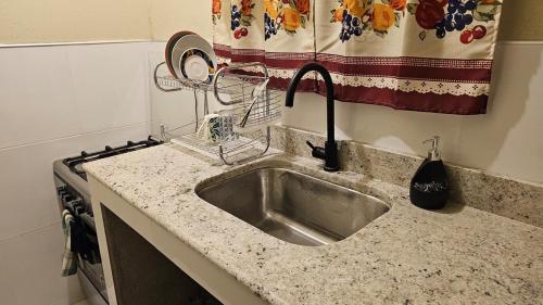 Køkken eller tekøkken på Tandel Ocho Ríos Apartment # 1