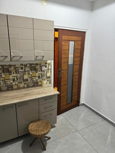 Kitchen o kitchenette sa Golden House Brazza