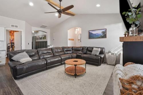 Gallery image of Casa Enclave GUEST HOUSE in Caldwell