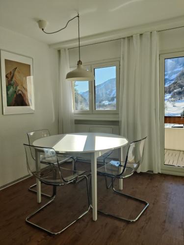 Big studio, just renovated, great views, with free parking