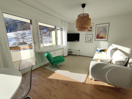 Big studio, just renovated, great views, with free parking