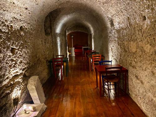 Een zitgedeelte bij Oasi Francescana il Monastero