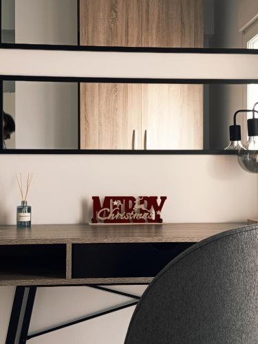 Lunix Luxury Apartment on Metro Station