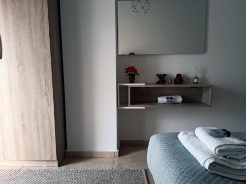 Lunix Luxury Apartment on Metro Station
