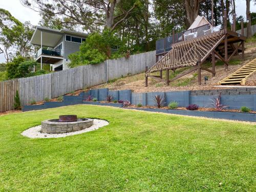 Κήπος έξω από το Entire house with large bell tent in Central Coast