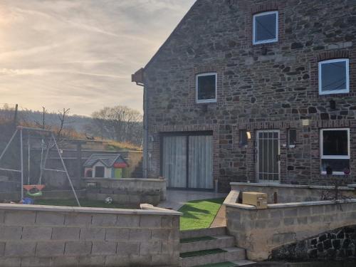 Tòa nhà nơi nhà khách tọa lạc