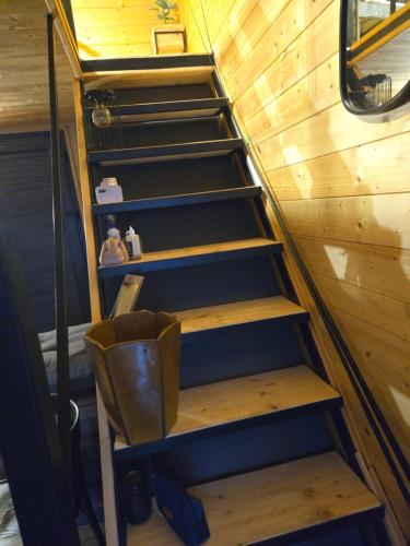 Giường tầng trong phòng chung tại Vikendica Kendjija, Splav Cunamiii