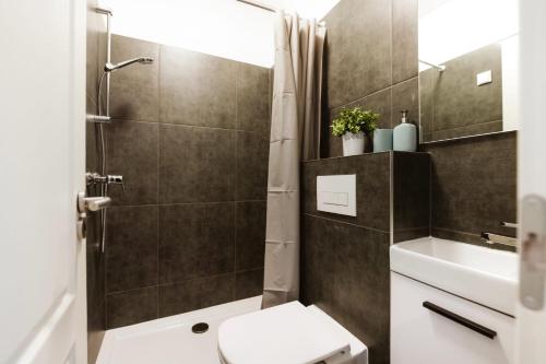 Et badeværelse på Villa Szent Imre - Private Rooms