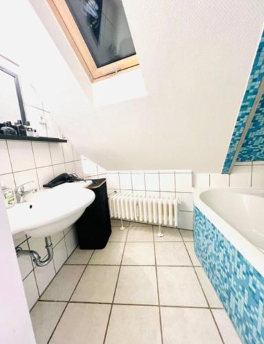 Et badeværelse på Bright & modern apartment in the center