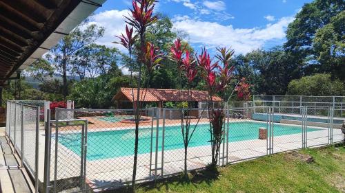 Swimmingpoolen hos eller tæt på Villa Laura