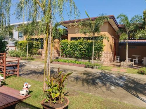 En have udenfor Airport Link Homestay