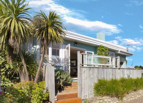Billede fra billedgalleriet på Plum Coastal Cottage i Raumati Beach