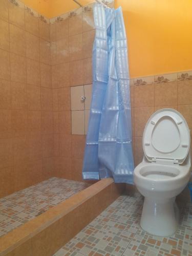 Et badeværelse på Casa Familiar