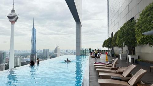 Swimmingpoolen hos eller tæt på The Platinum KLCC By Sky Home