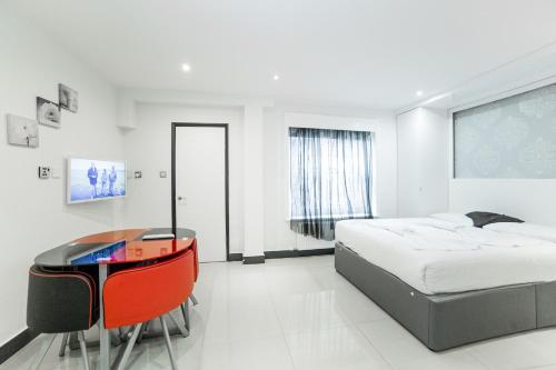 Gallery image of Imperial Court Suites in London