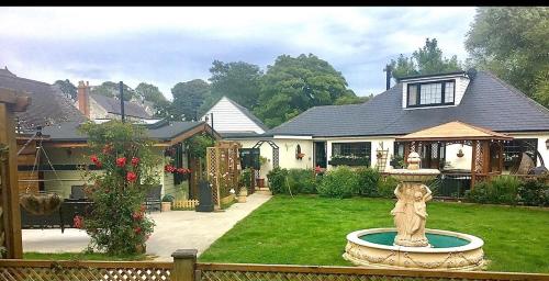 En have udenfor Detached property, beams, hot tub large garden