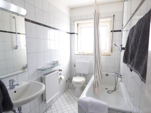 Koupelna v ubytování Hotel Alt Büttgen