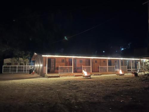 Tòa nhà nơi nhà khách tọa lạc