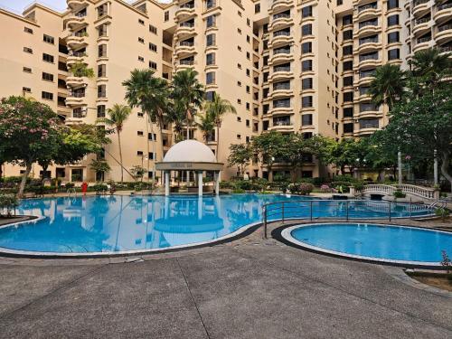 Riviera Bay Seaview Condo - Budget