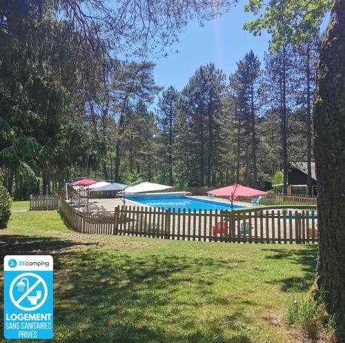 Naturlandskabet i nærheden af campingpladsen