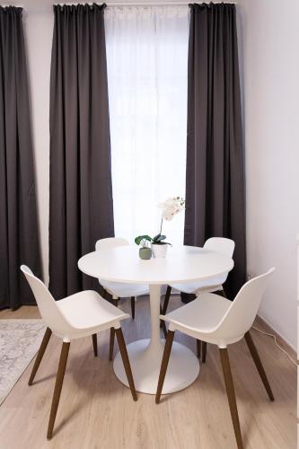 #CityHideaway #LiveLikeALocal Apartments in the 10th district
