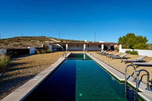 Swimmingpoolen hos eller tæt på LAS DUNAS Cave House Holidays