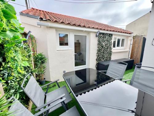 Charmante Maison de Ville - Patio - Wifi - Parking gratuit photo 2
