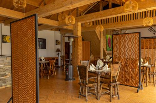 Restaurace v ubytování Footprints - Kinigi