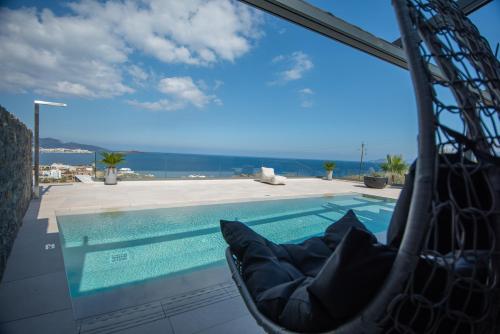 Swimmingpoolen hos eller tæt på Ozen Luxury Villa and Suite