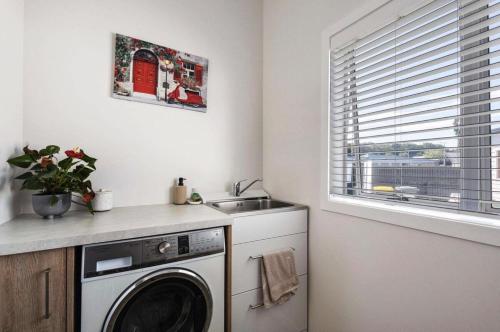 Køkken eller tekøkken på In CBD! 3bed! LOTR Cinema Experience! All Perks!