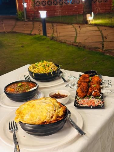 Mad på pensionatet eller i nærheden