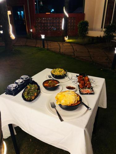 Mad på pensionatet eller i nærheden