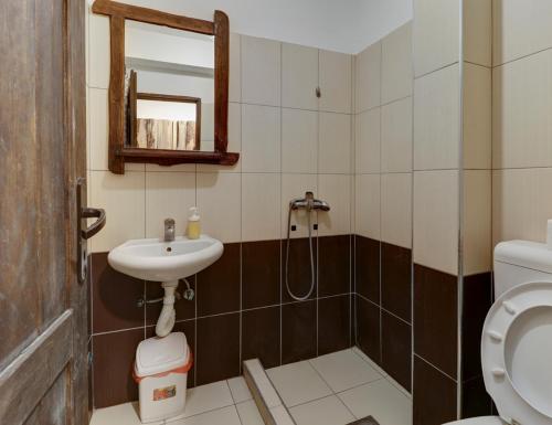 Et badeværelse på Srna Etno Selo - Hotel i Restoran