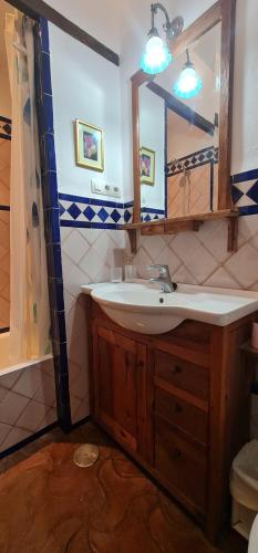 Koupelna v ubytování La tinaja 64 luxury views