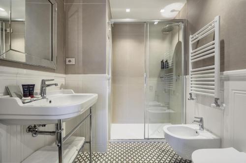 Ένα μπάνιο στο Hotel Arlecchino