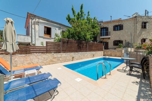 Billede fra billedgalleriet på Luxurious Villa with Private Pool i Arménoi