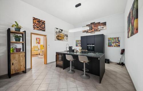 TV/trung tâm giải trí tại Pet Friendly Home In Steinebach With Wifi