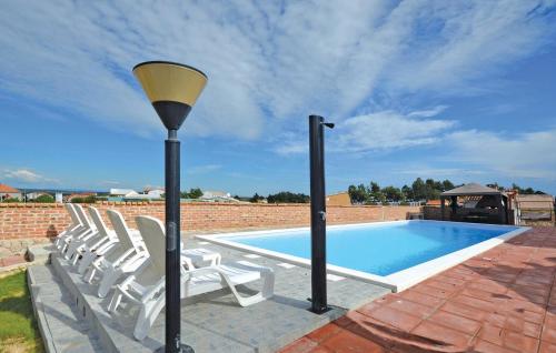 Stunning Apartment In Nin