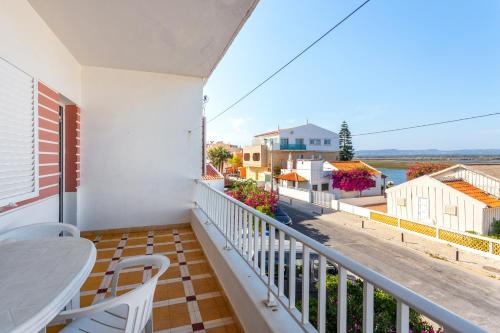 Blife Troya private rooms at Faro beach