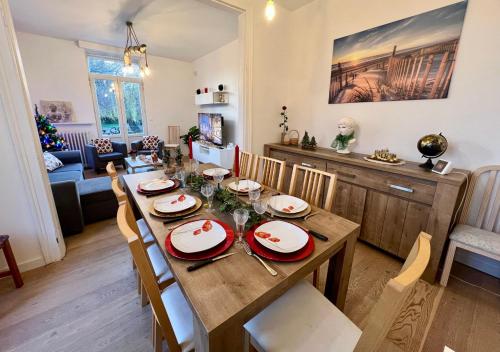 Χώρος καθιστικού στο La Villa Madeleine -jacuzzi - 10 voyageurs