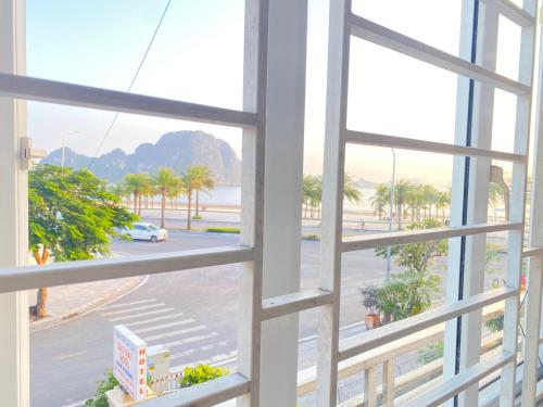 En generel udsigt til bjerge eller udsigt til bjerge taget fra pensionatet