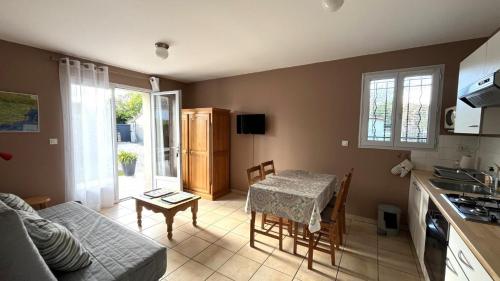 Nhà bếp/bếp nhỏ tại La villa fonbrun au calme