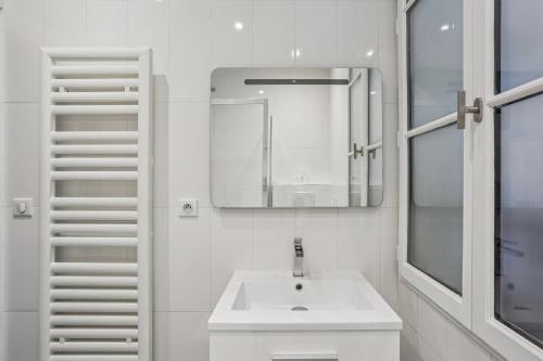 Charming apartment design near Sorbonne