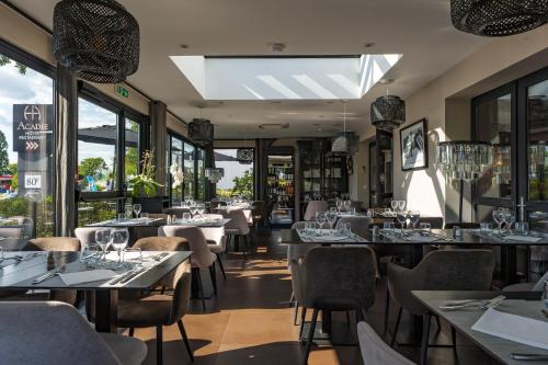 Restaurace v ubytování Hotel Acadie Eragny
