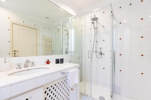 Cercle Apt - Homkeey Apartments