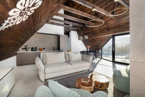 Luxury Apartment in Kościelisko with Mountain View and Air Conditioned Living Room by Renters Prestige