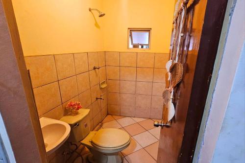 Ένα μπάνιο στο Barelle Hostel, Coffee and Wine Bar