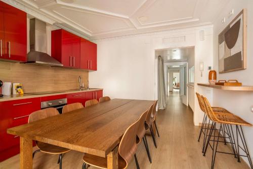 The Collection Barcelona - Paseo de Gracia 5BD and 3BTH for 10 with Terrace