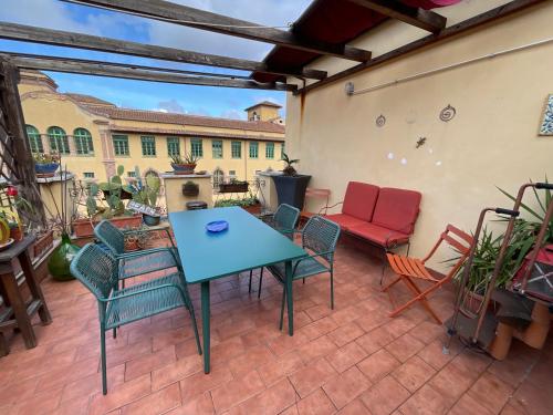 Laura's Brother - Private Terrace near Metro A